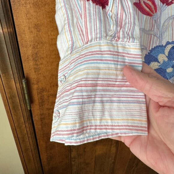 Johnny Was Workshop White w/Pinstripes & Embroidered Flowers Shirt 1X - Picture 7 of 14